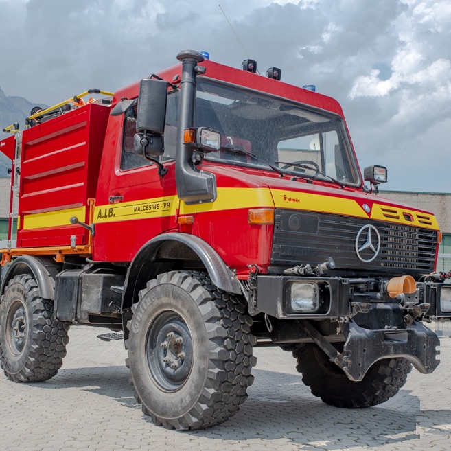 Vehicule stingere incendii